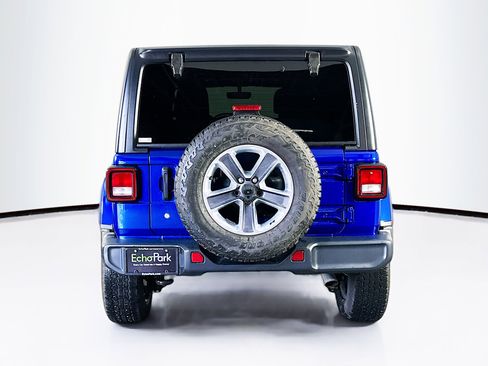 Used 2019 Jeep Wrangler Unlimited Sahara AWD/4WD image 7