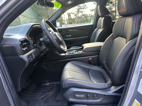 Certified 2025 Honda Pilot TrailSport image 20