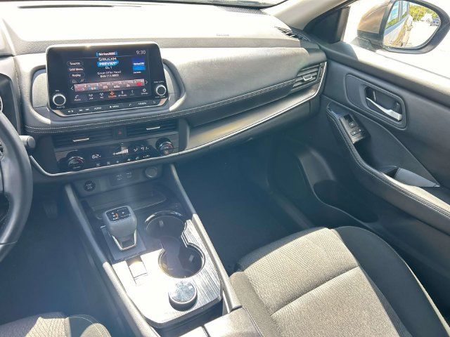 Certified 2025 Nissan Rogue SV AWD/4WD image 16