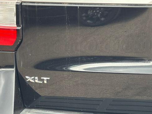 Used 2024 Ford Expedition XLT AWD/4WD image 8