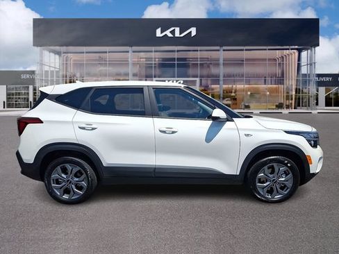 Certified 2025 Kia Seltos LX AWD/4WD image 7