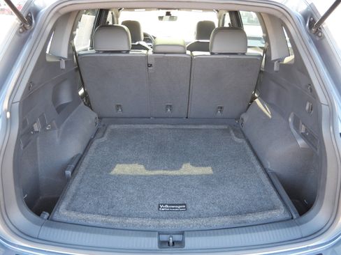 Used 2023 Volkswagen Tiguan SE R-Line image 18