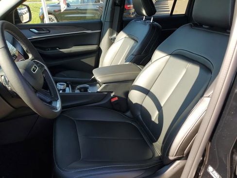 New 2025 Jeep Grand Cherokee Limited w/ Black Appearance Package image 15