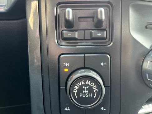 Used 2021 Ford F150 Lariat w/ Equipment Group 502A High AWD/4WD image 28