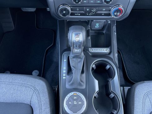 New 2025 Ford Bronco 4-Door image 21