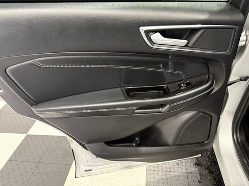 Used 2017 Ford Edge Titanium w/ Equipment Group 301A AWD/4WD image 20