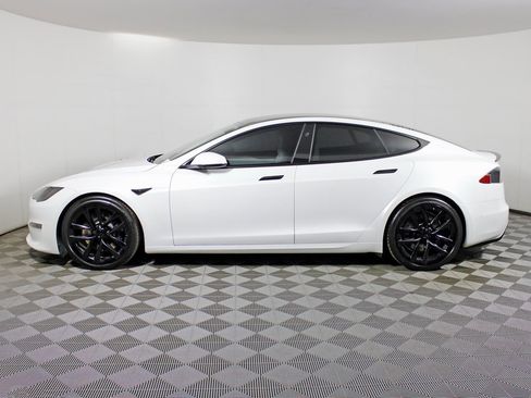Used 2022 Tesla Model S Plaid image 2