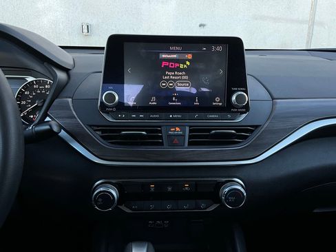 Used 2025 Nissan Altima 2.5 SV image 26