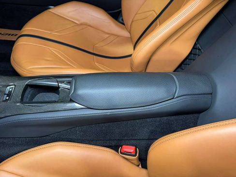 Used 2022 Ferrari 812 GTS image 32