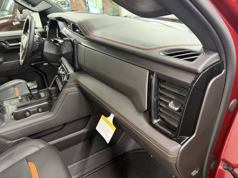 Used 2023 GMC Sierra 1500 AT4 w/ AT4 Premium Package AWD/4WD image 43