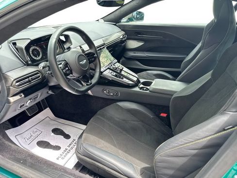 Used 2025 Aston Martin V8 Vantage Coupe RWD image 9