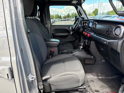 Used 2021 Jeep Gladiator Sport AWD/4WD image 9