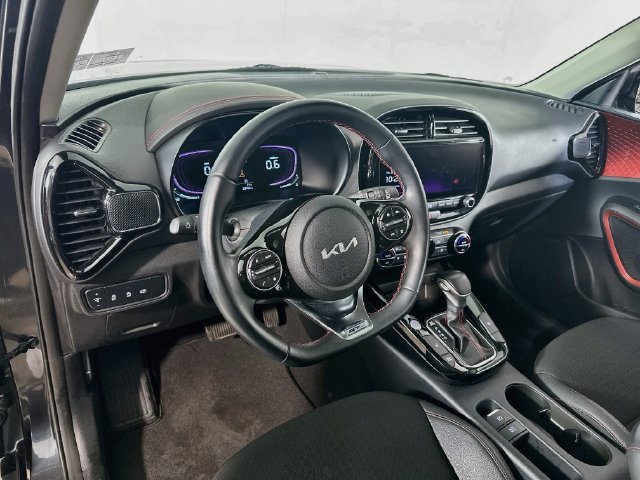Used 2024 Kia Soul GT-Line w/ GT-Line Technology Package FWD image 17