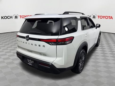 Used 2024 Nissan Pathfinder SV AWD/4WD image 8