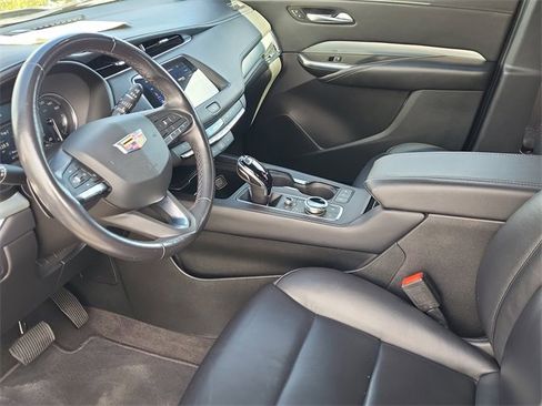 Used 2023 Cadillac XT4 Premium Luxury image 7