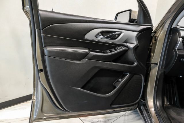Used 2020 Chevrolet Traverse LT FWD image 41