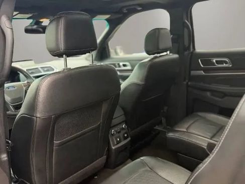 Used 2017 Ford Explorer Limited w/ Equipment Group 301A AWD/4WD image 15
