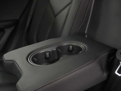 Certified 2025 Porsche Macan image 19