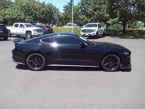 Used 2019 Ford Mustang GT Premium w/ Black Accent Package RWD image 6