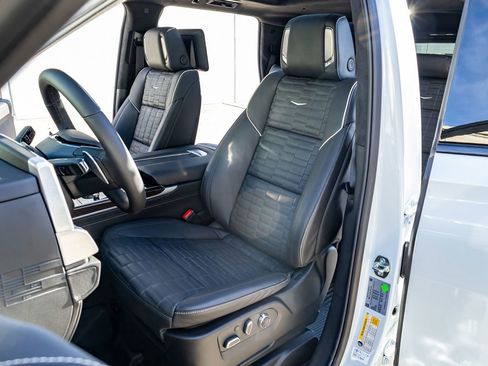 Used 2026 Cadillac Escalade Platinum Sport w/ LPO, Floor Liner Package image 28