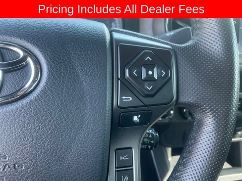 Used 2020 Toyota Tacoma TRD Off-Road AWD/4WD image 15