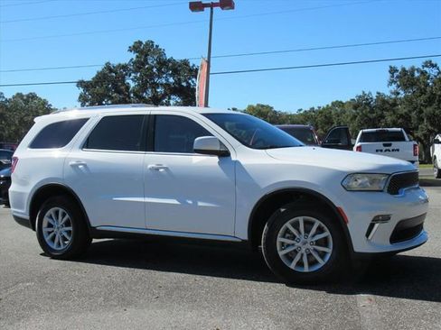 Used 2022 Dodge Durango SXT image 2