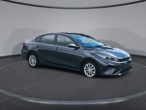 Used 2024 Kia Forte LX FWD image 2