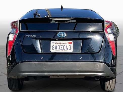 Used 2017 Toyota Prius Two image 5