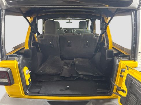 Used 2018 Jeep Wrangler Unlimited Sport image 35