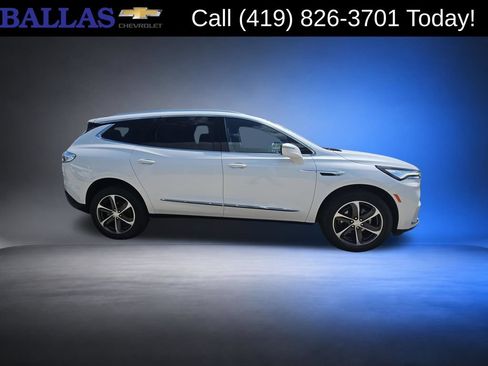 Used 2022 Buick Enclave Essence w/ Sport Touring Edition FWD image 9
