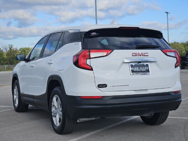 Used 2024 GMC Terrain SLE FWD image 5