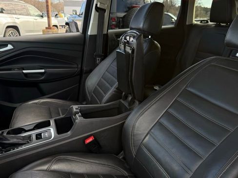 Used 2017 Ford Escape Titanium image 25