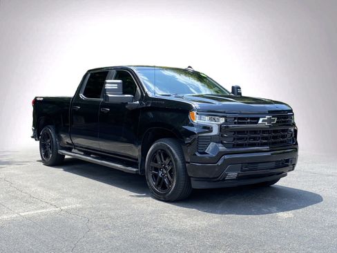 Used 2022 Chevrolet Silverado 1500 RST w/ Max Trailering Package AWD/4WD image 2