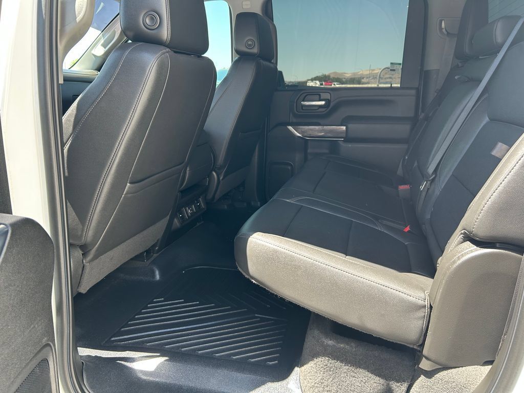 Used 2021 Chevrolet Silverado 2500 LTZ AWD/4WD image 11