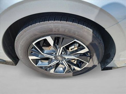 Used 2025 Hyundai Sonata SEL FWD image 10