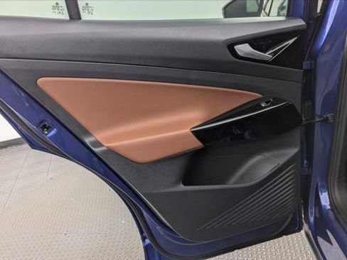 Used 2022 Volkswagen ID.4 Pro S w/ Gradient Package RWD image 16