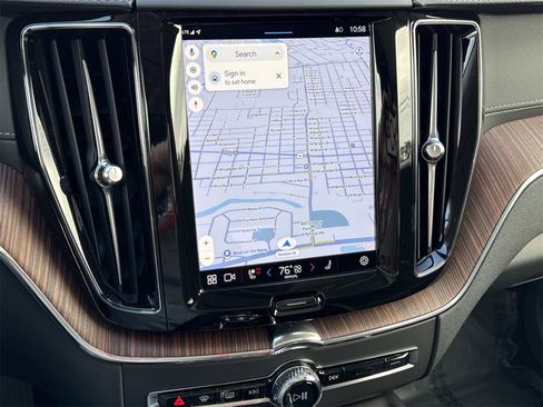 Used 2023 Volvo XC60 T8 Ultimate w/ Climate Package image 18