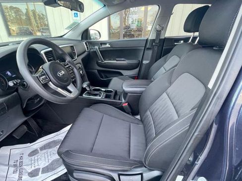 Used 2022 Kia Sportage LX image 11