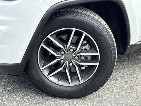 Used 2019 Jeep Grand Cherokee Limited w/ Luxury Group II image 40