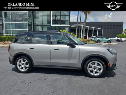 Used 2025 MINI Cooper Countryman S image 1