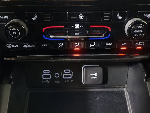 Used 2023 Jeep Grand Cherokee Laredo w/ Luxury Tech Group I image 61