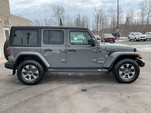 Used 2018 Jeep Wrangler Unlimited Sahara w/ Cold Weather Group image 4