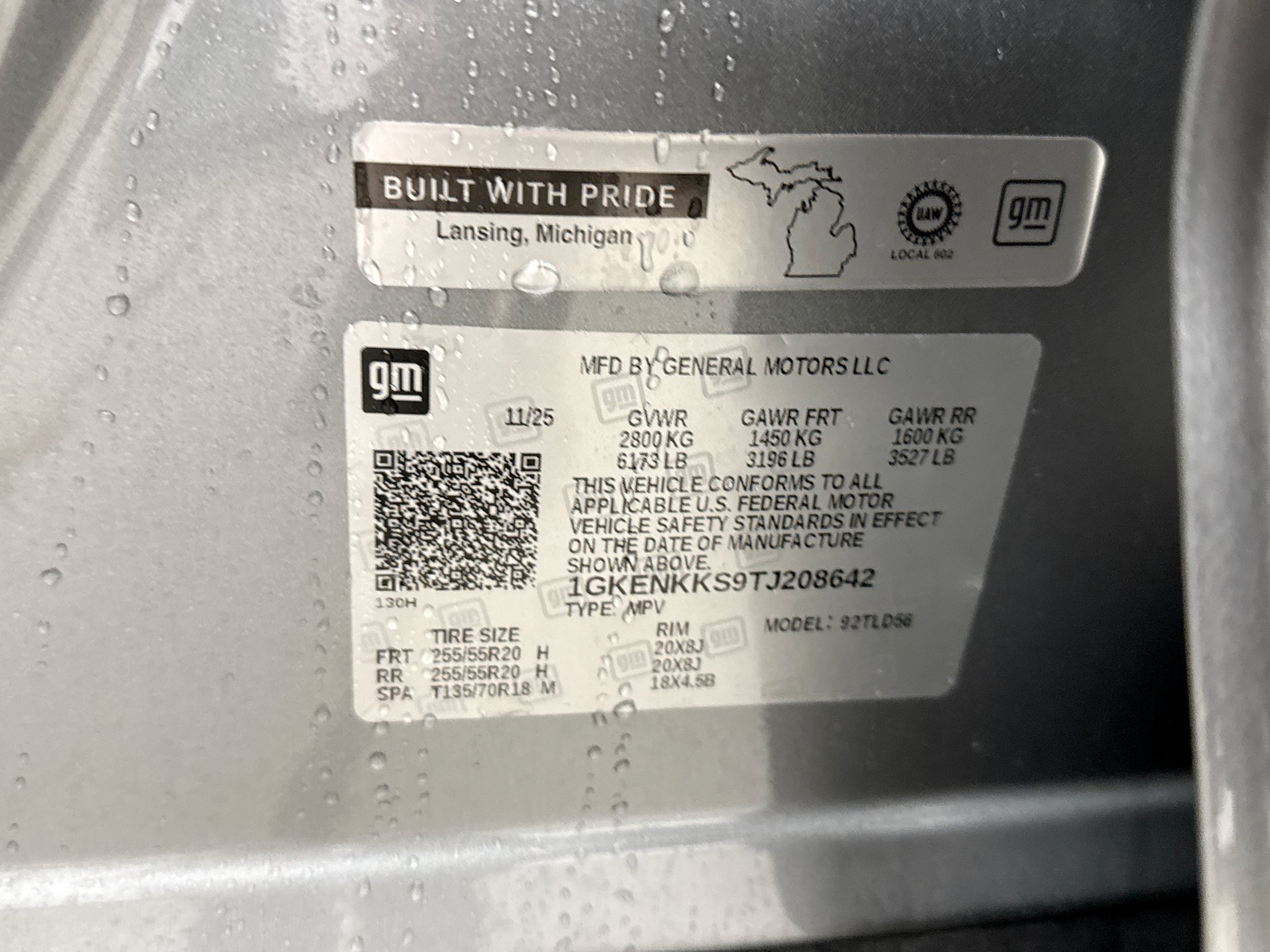 Used 2026 GMC Acadia Elevation w/ Elevation Premium Package FWD image 12