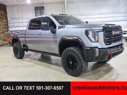 Used 2024 GMC Sierra 2500 AT4X AWD/4WD image 2