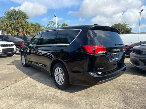 New 2026 Chrysler Voyager LX image 5