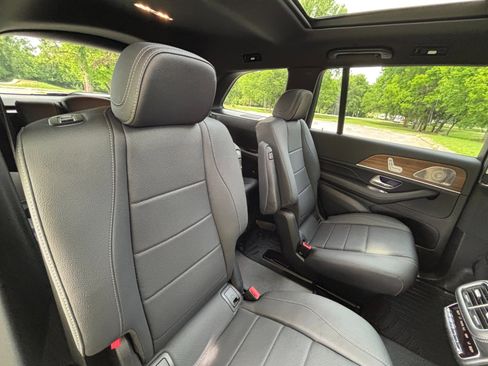 Used 2025 Mercedes-Benz GLS 450 4MATIC w/ AMG Line Exterior image 21