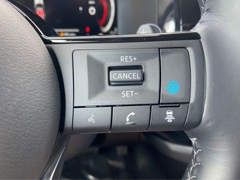 Used 2025 Nissan Pathfinder Platinum w/ Cargo Package FWD image 23