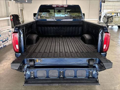Used 2023 GMC Sierra 2500 AT4 w/ AT4 Premium Plus Package AWD/4WD image 10