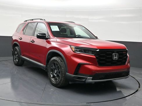 Used 2023 Honda Pilot TrailSport image 7
