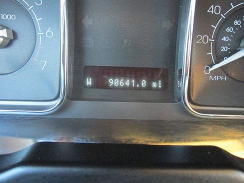 Used 2009 Lincoln MKX 2WD image 2